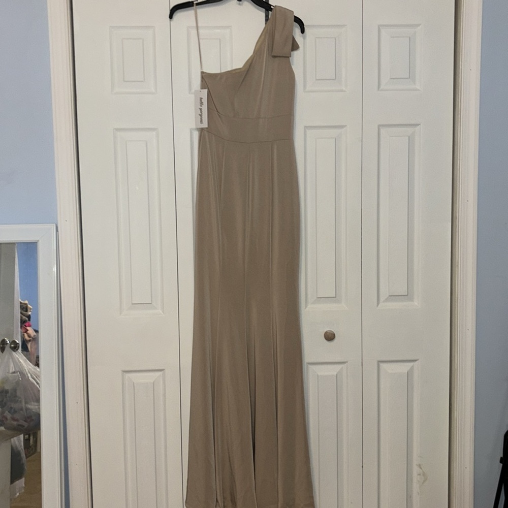 Kleinfeld‎ Bridal Champagne One Shoulder Mermaid Dress - Picture 2 of 3
